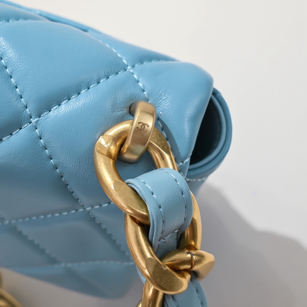 シャネルバッグ角部分ディテール